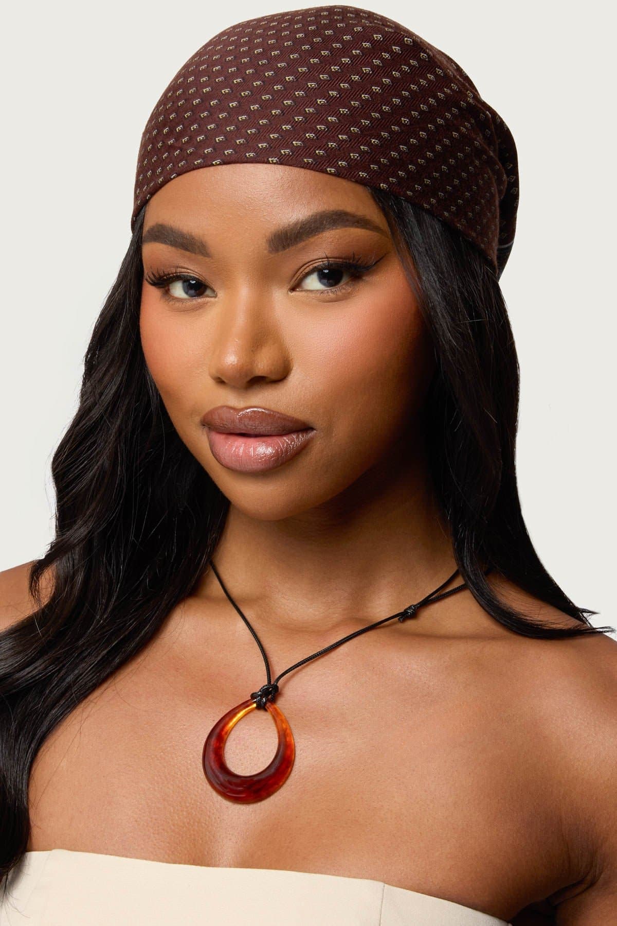 Oval Ring Cord Necklace with Resin Pendant - 15.7 Inch Length