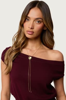 Gold Tone Bolo Necklace with Abstract Round Pendant 17.3 Inch Length