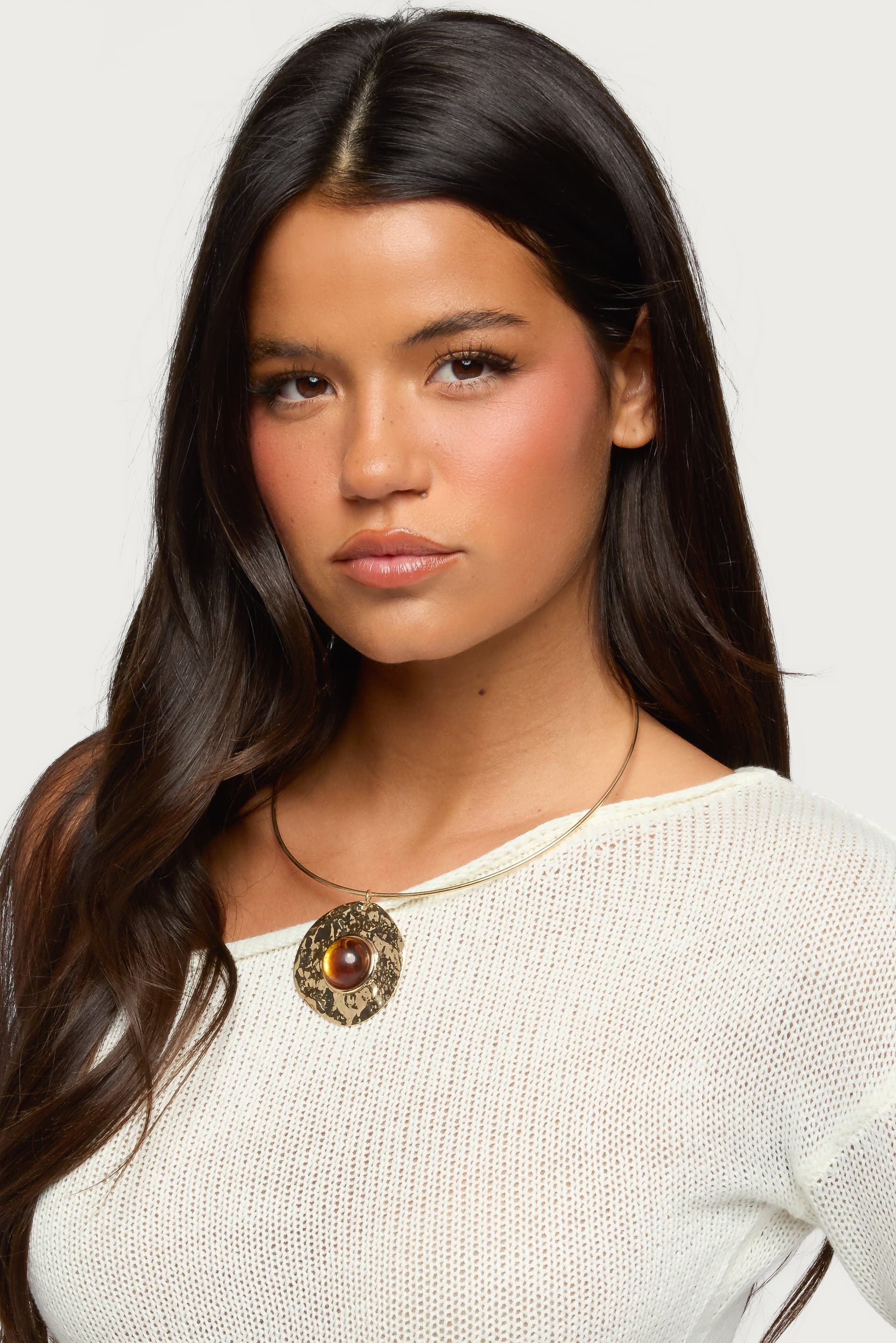 Textured Round Pendant Stone Necklace Choker Gold Tone Adjustable 7.5 Inch