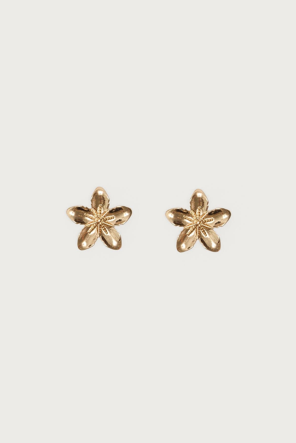 Tropical Fleur Stud Earrings Hibiscus Flower Design Gold Tone Metal 0.8 Inch