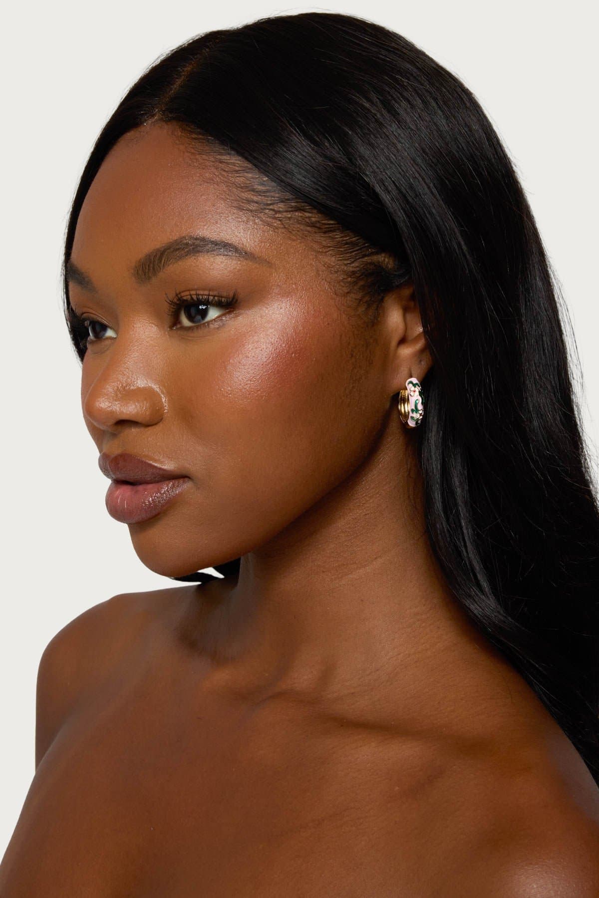 Vintage Floral Hoop Earrings Gold Tone Metal 0.9 Inch Length