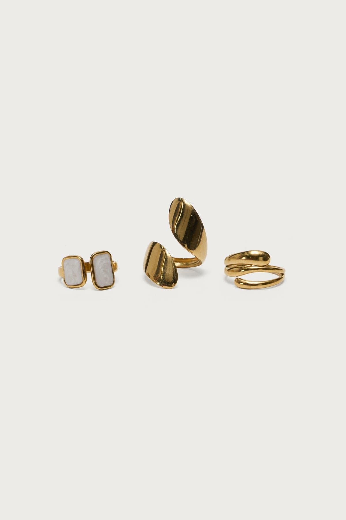 Assorted Ring Pack 3 Styles Gold Tone Metal Diameter 0.6 Inch