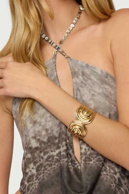 Swirly Arm Cuff Gold Tone Metal Swirl Design 2.7 Inch Length
