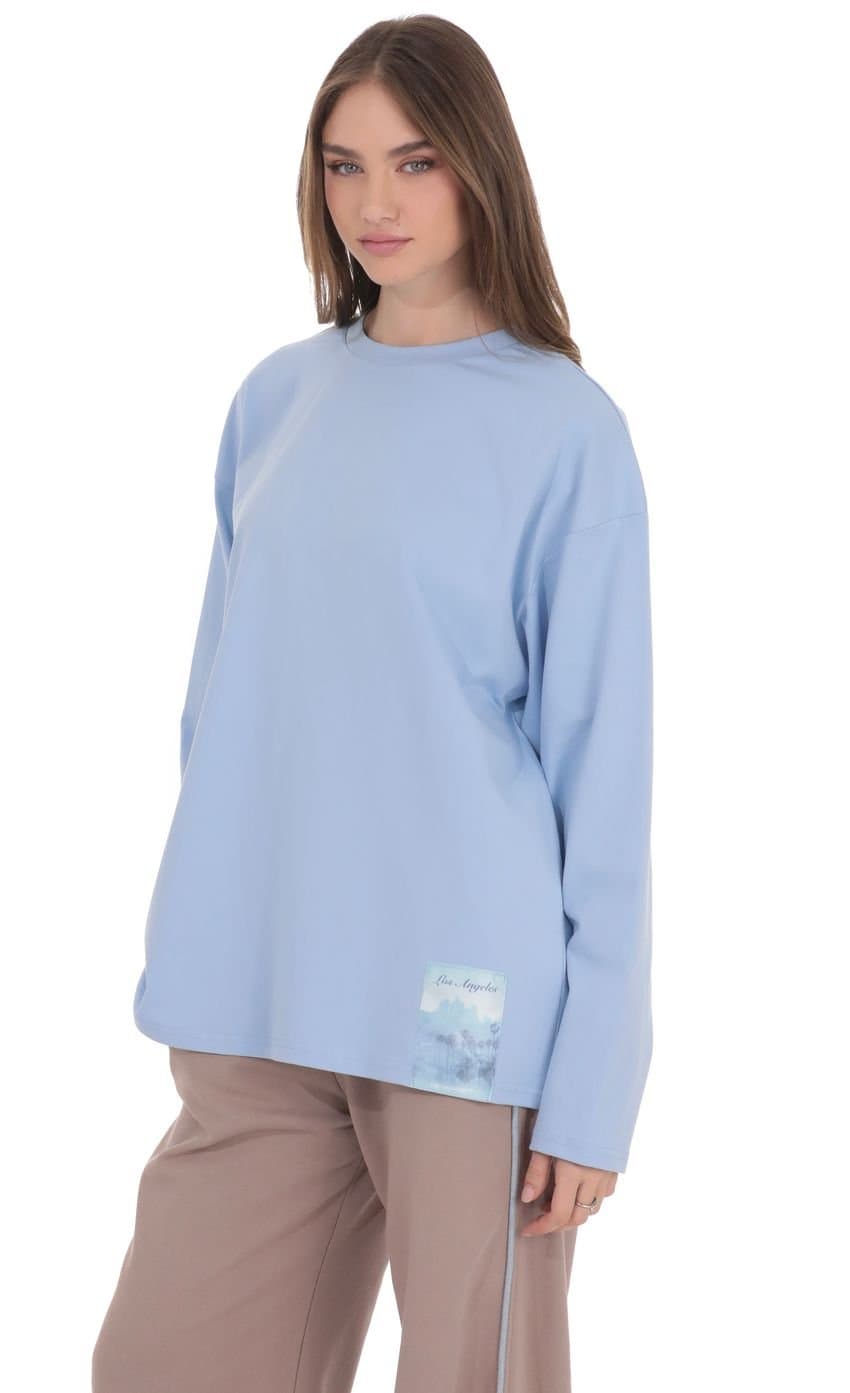 Lucy Graphic Crewneck Shirt in Light Blue