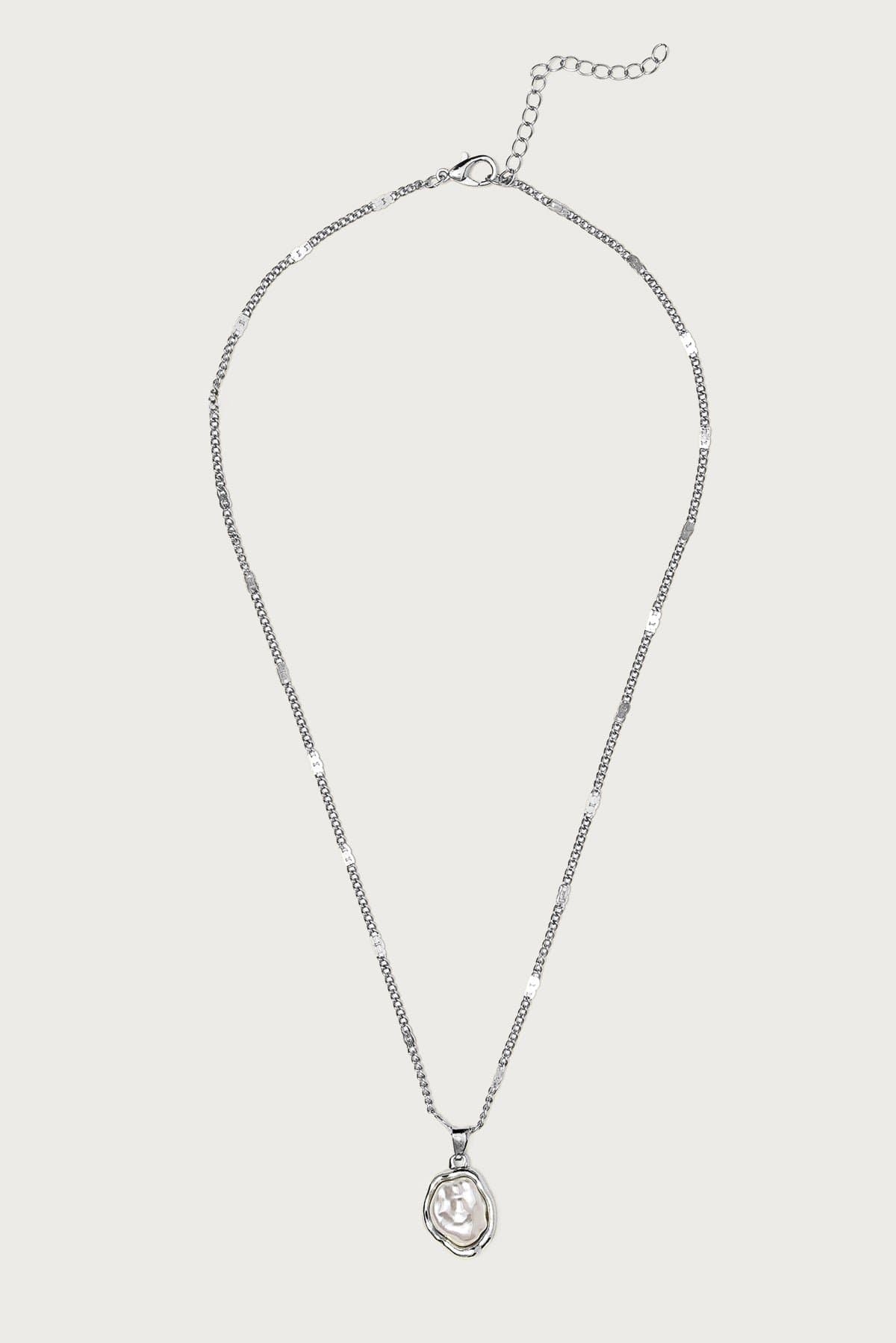 Pearl Pendant Necklace Silver Tone 17.1 Inch Length