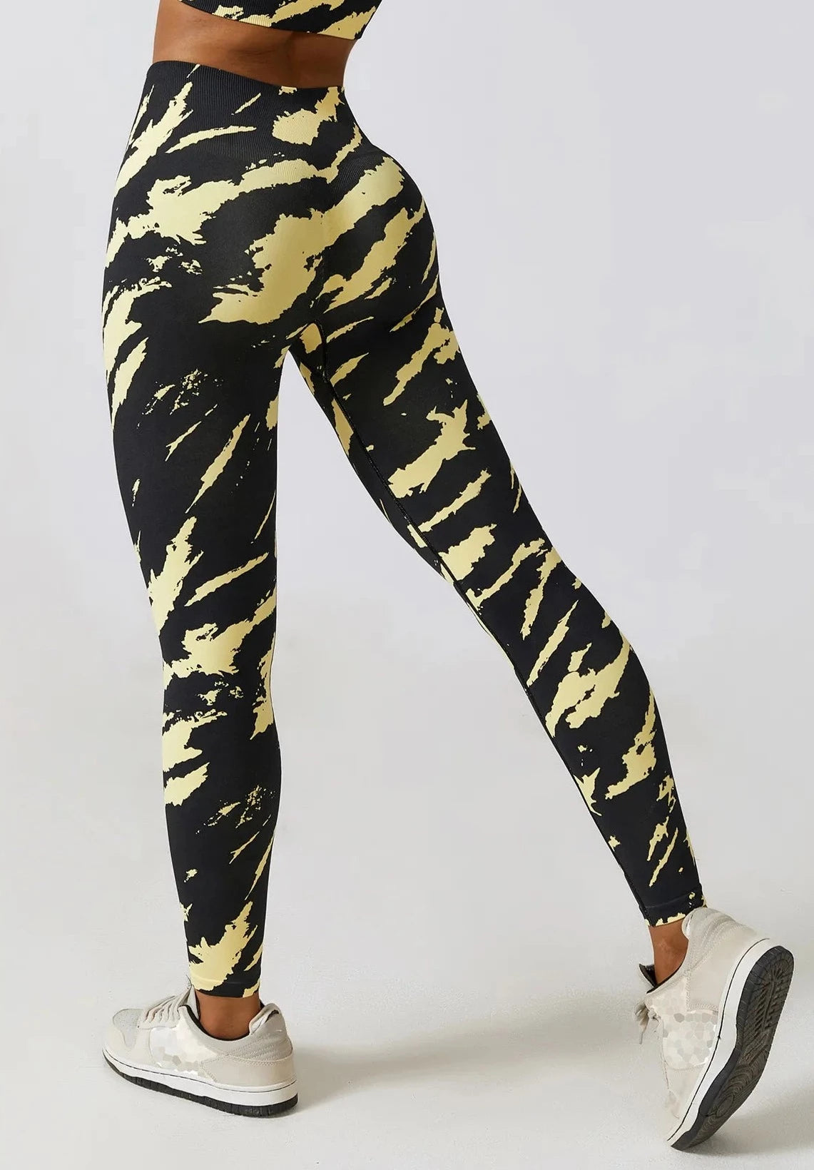 Seamless Hip Lifting Leggings - Breathable Activewear for Fitness and Yoga