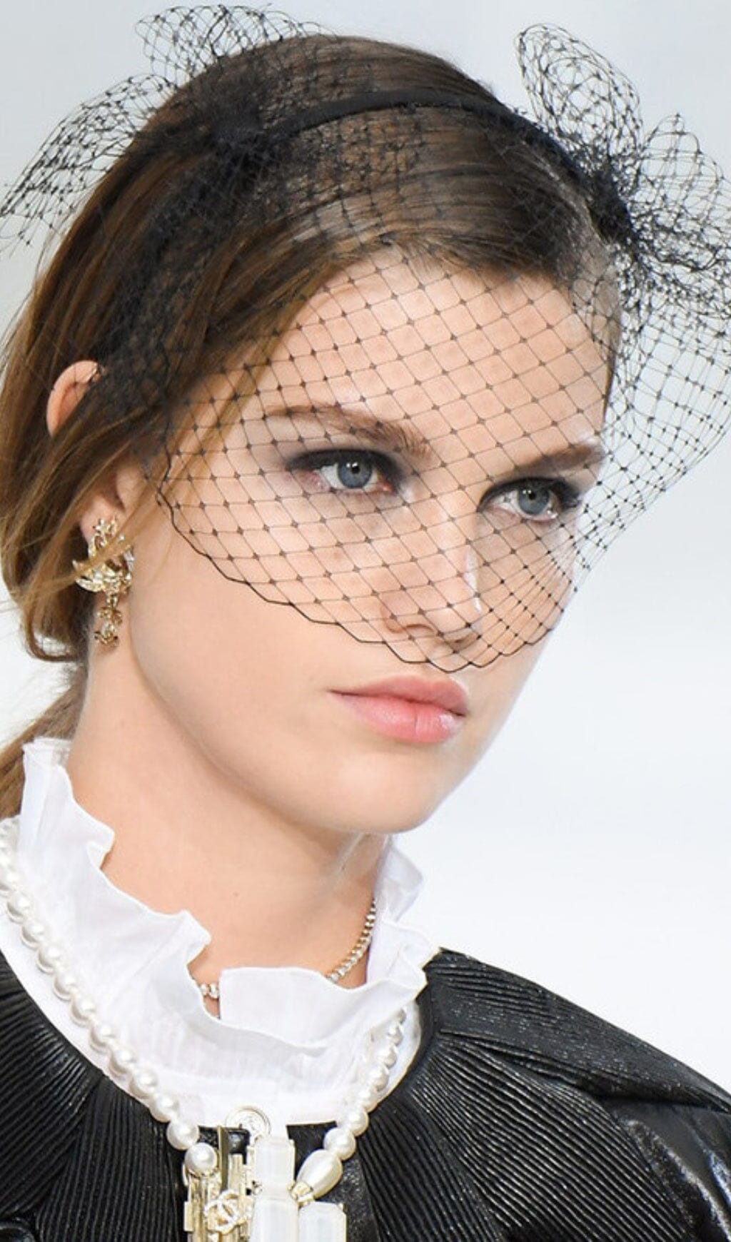 Mesh Net Veil Headband - Trendy Fashion Accessory for Women