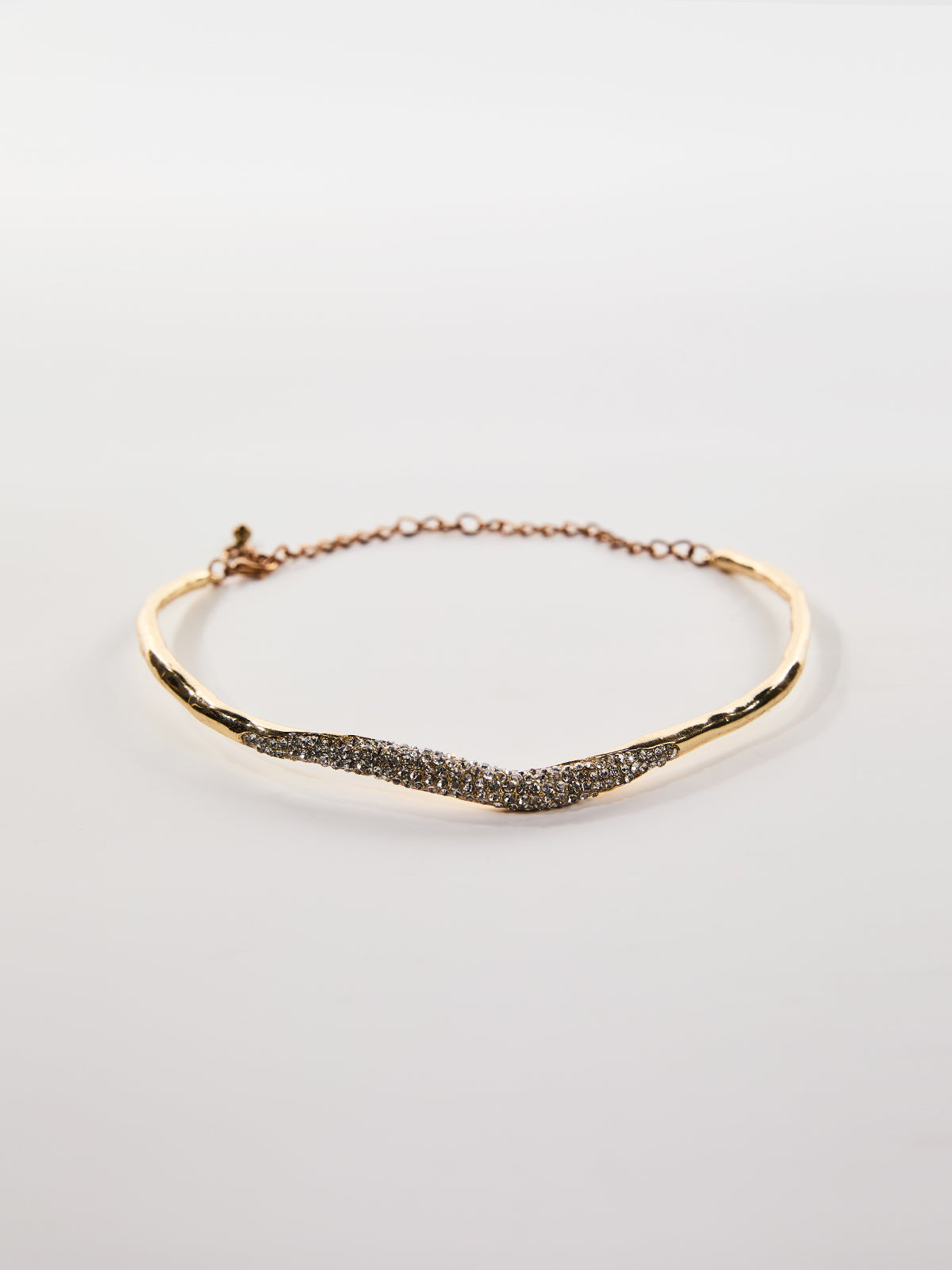 Shimmering Rhinestone Choker Necklace - Elegant Statement Piece