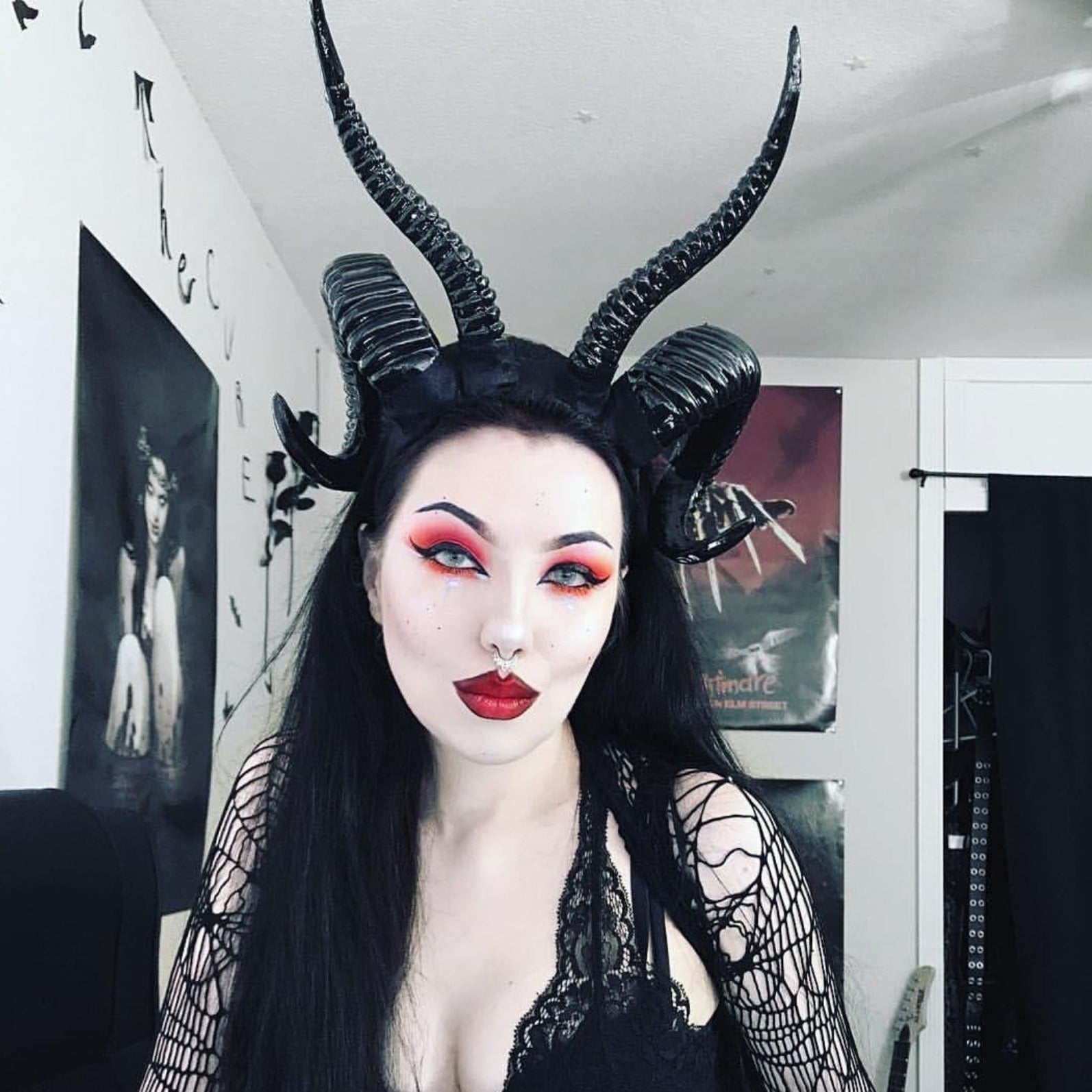 Gothic Cosplay Headband with Black Horns - Stylish Event Accessory