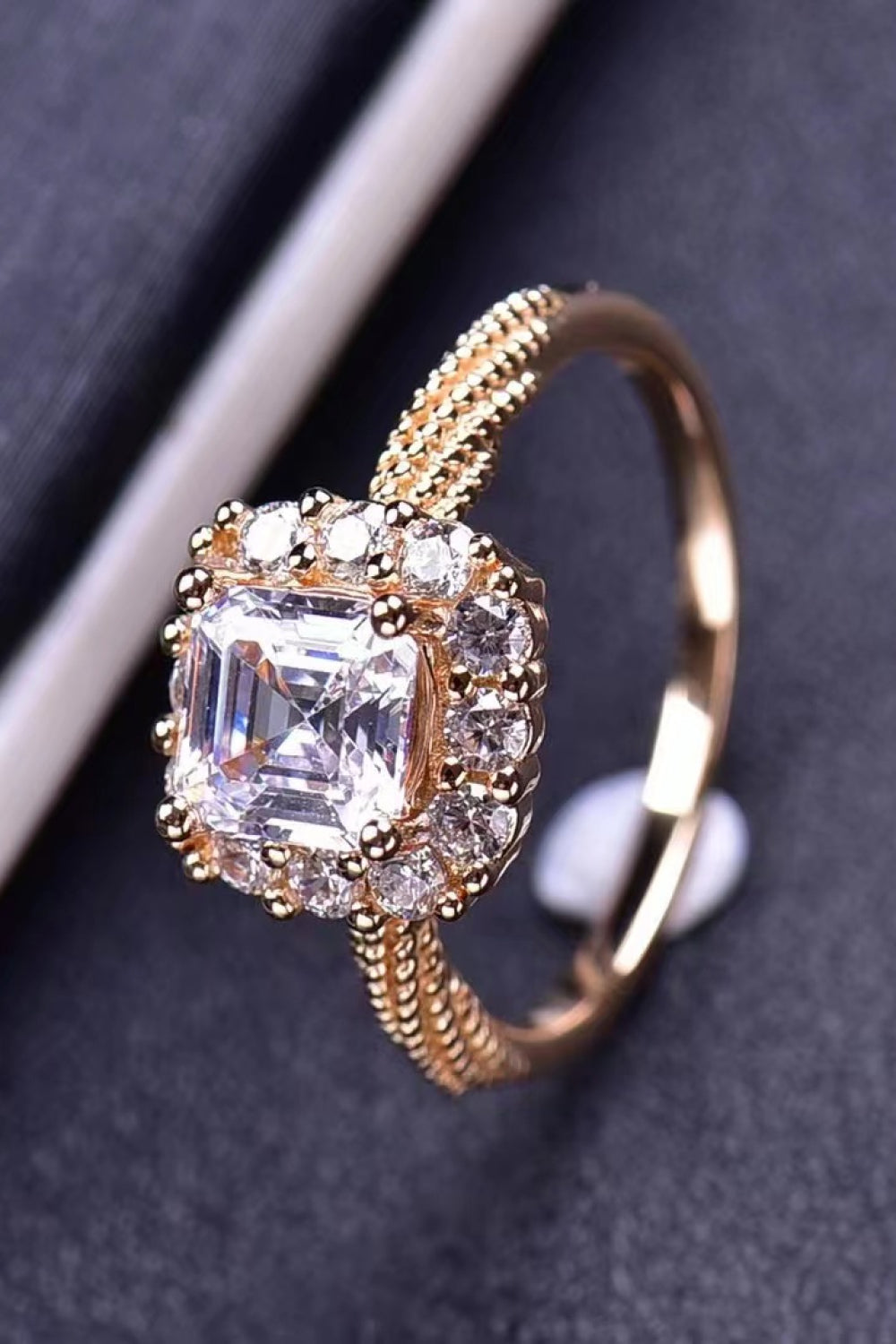 18K Rose Gold Moissanite Twisted Ring - Minimalist Design