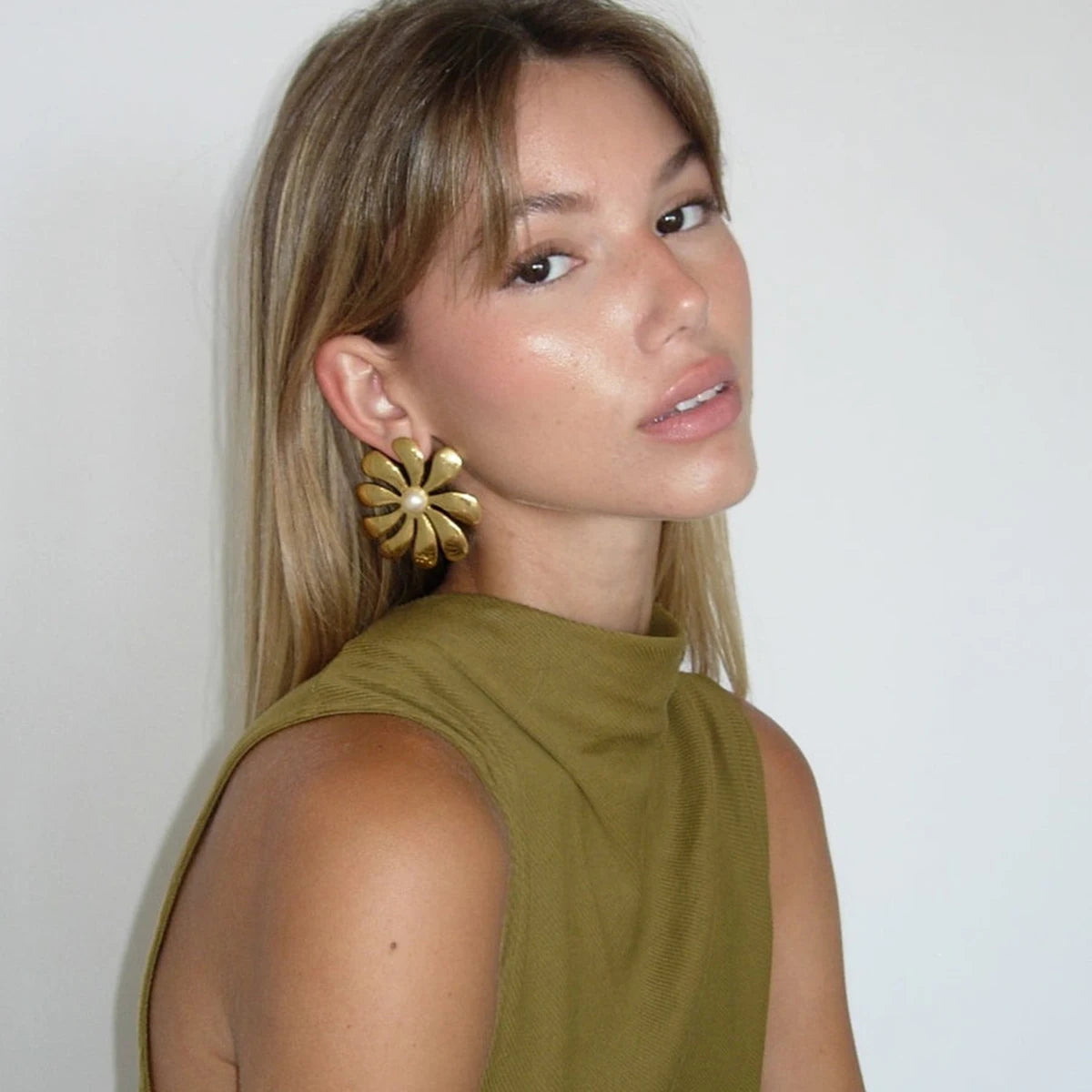 Elegant Gold Sunflower Earrings for Vacation Style