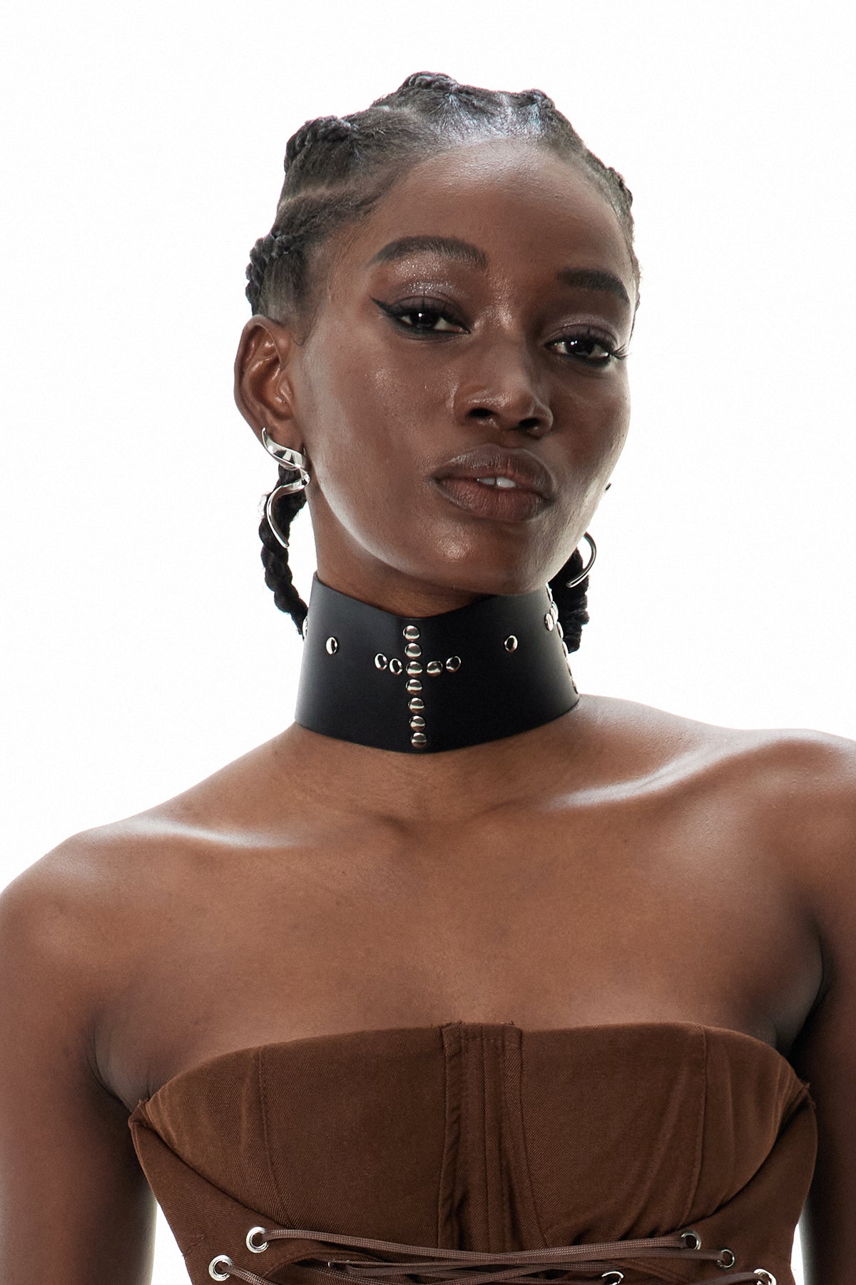 Black Leather Embellished Choker Necklace for Fashion Enthusiasts