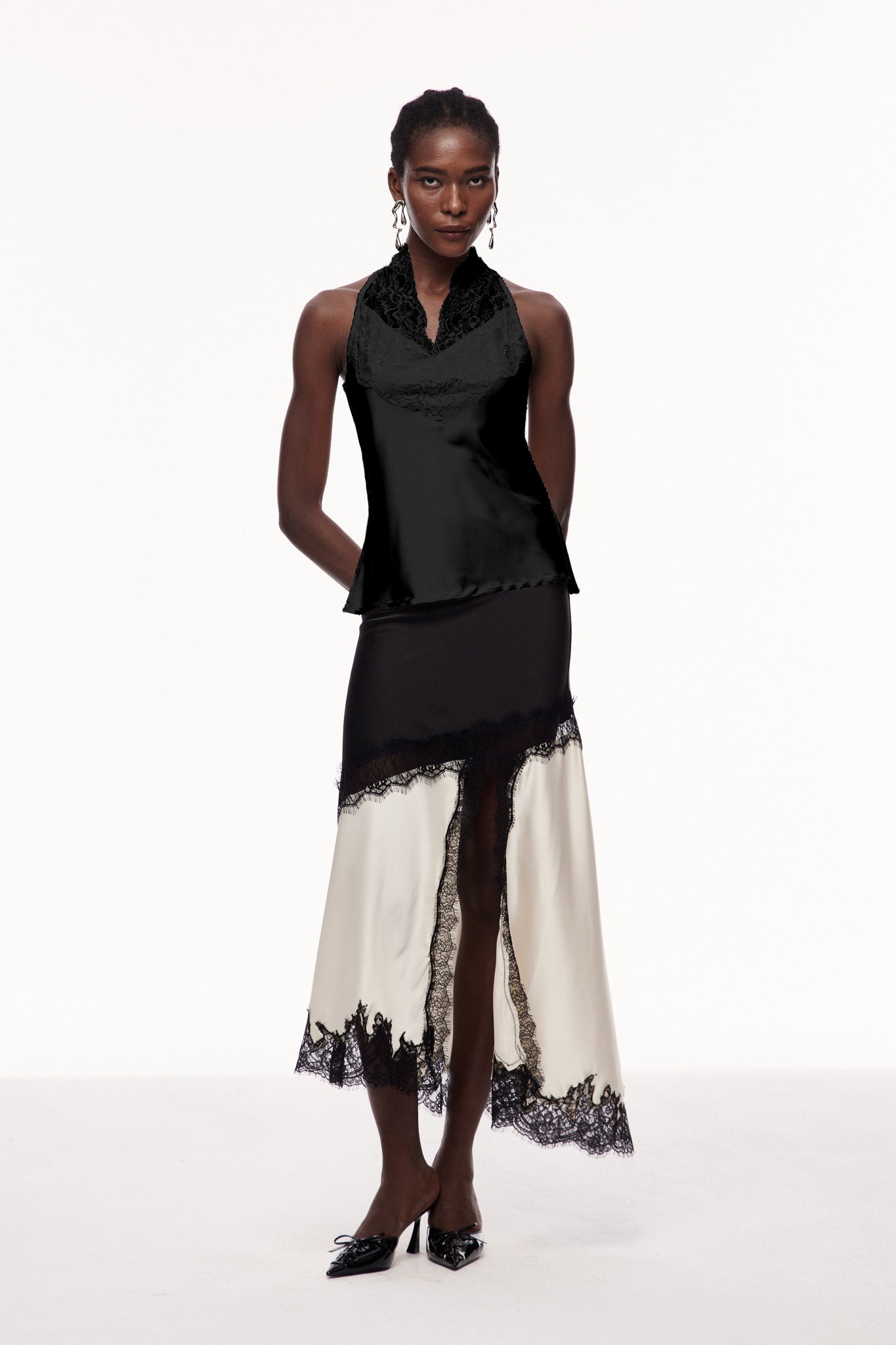 Lace Satin Qipao Top in Black - Elegant Sleeveless Chic Essential