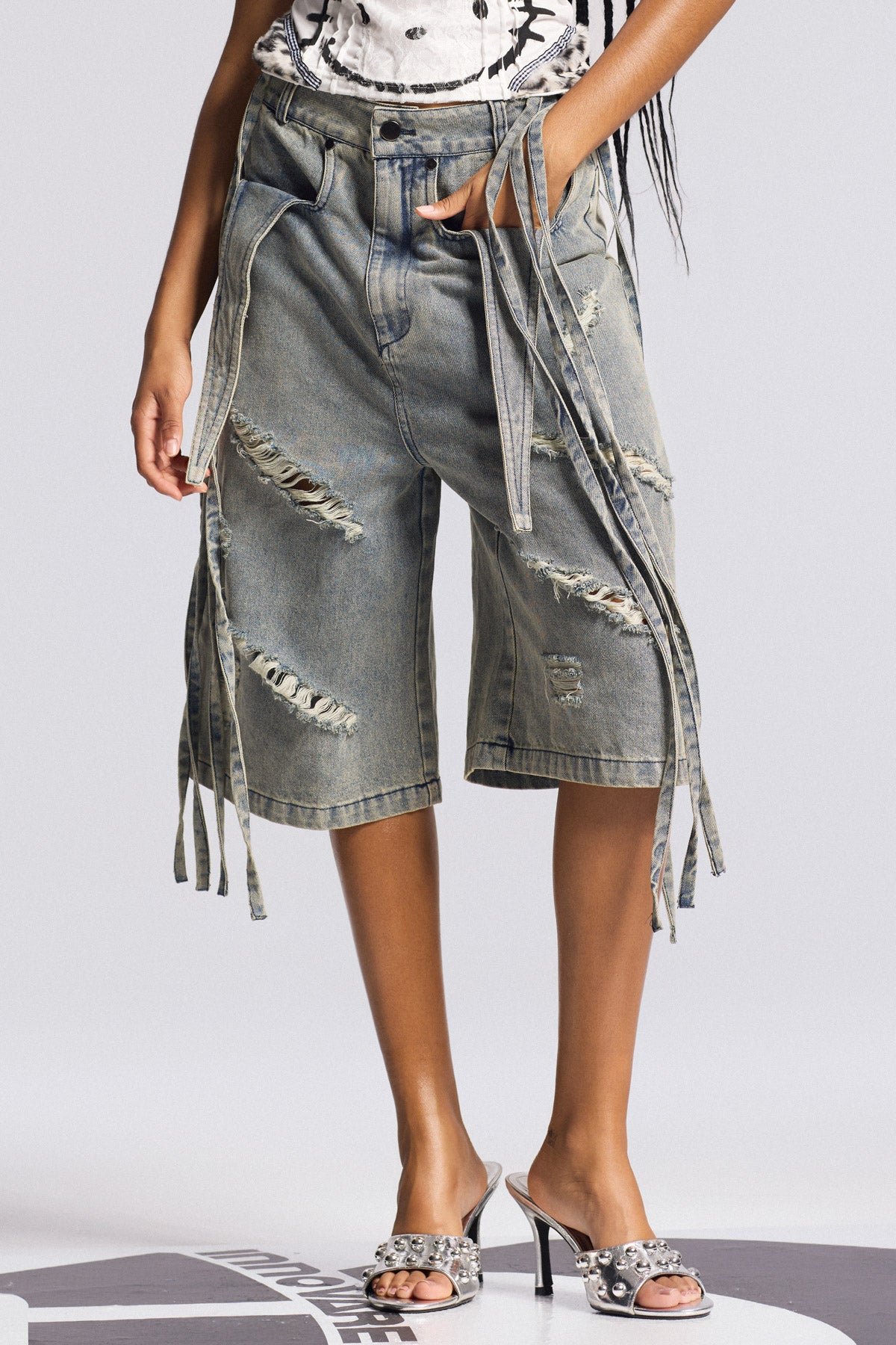Bleached Midi Jeans with Distressing