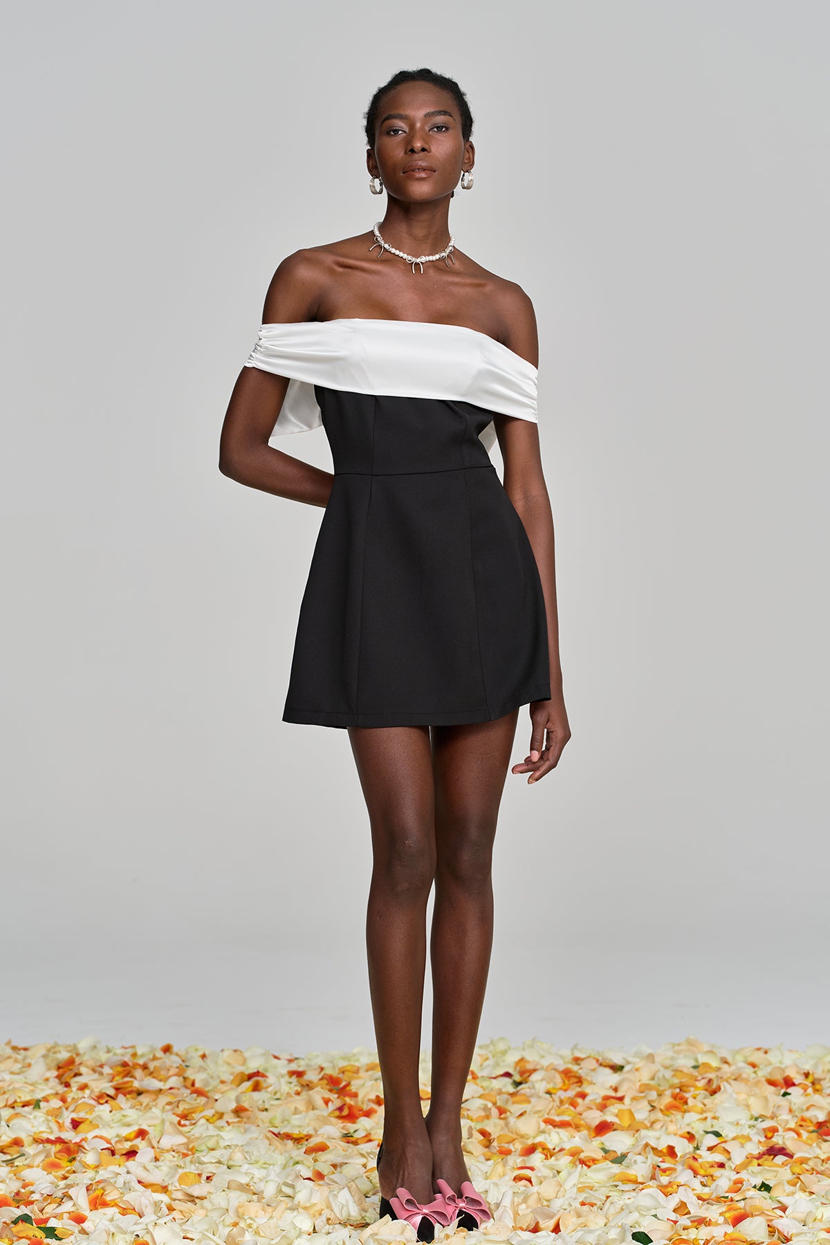 Elegant Bow Strapless Black Mini Dress